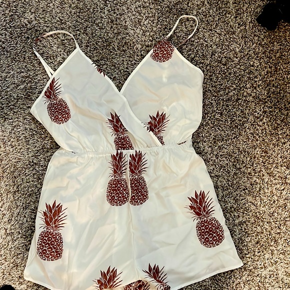 Romper - Picture 2 of 2